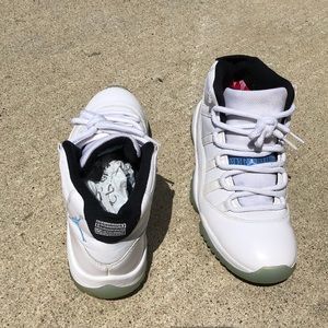 Jordan 11 “legend blues”